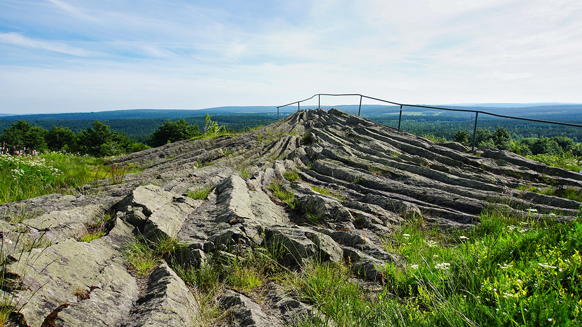 Auf dem 890 Meter hohen Hirtstein bei Satzung im oberen Erzgebirge. Foto: Chris Bergau