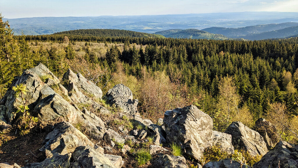 Auf dem 1.097 Meter hohen Meluzína (Wirbelstein) im böhmischen Teil des Erzgebirges. Foto: Chris Bergau